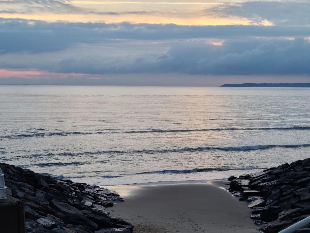 Driftmark Beachfront Location Aberavon Beach Sea Views Large Driveway Parking Private Site Fibre Optic Wi Fi Port Talbot Esterno foto