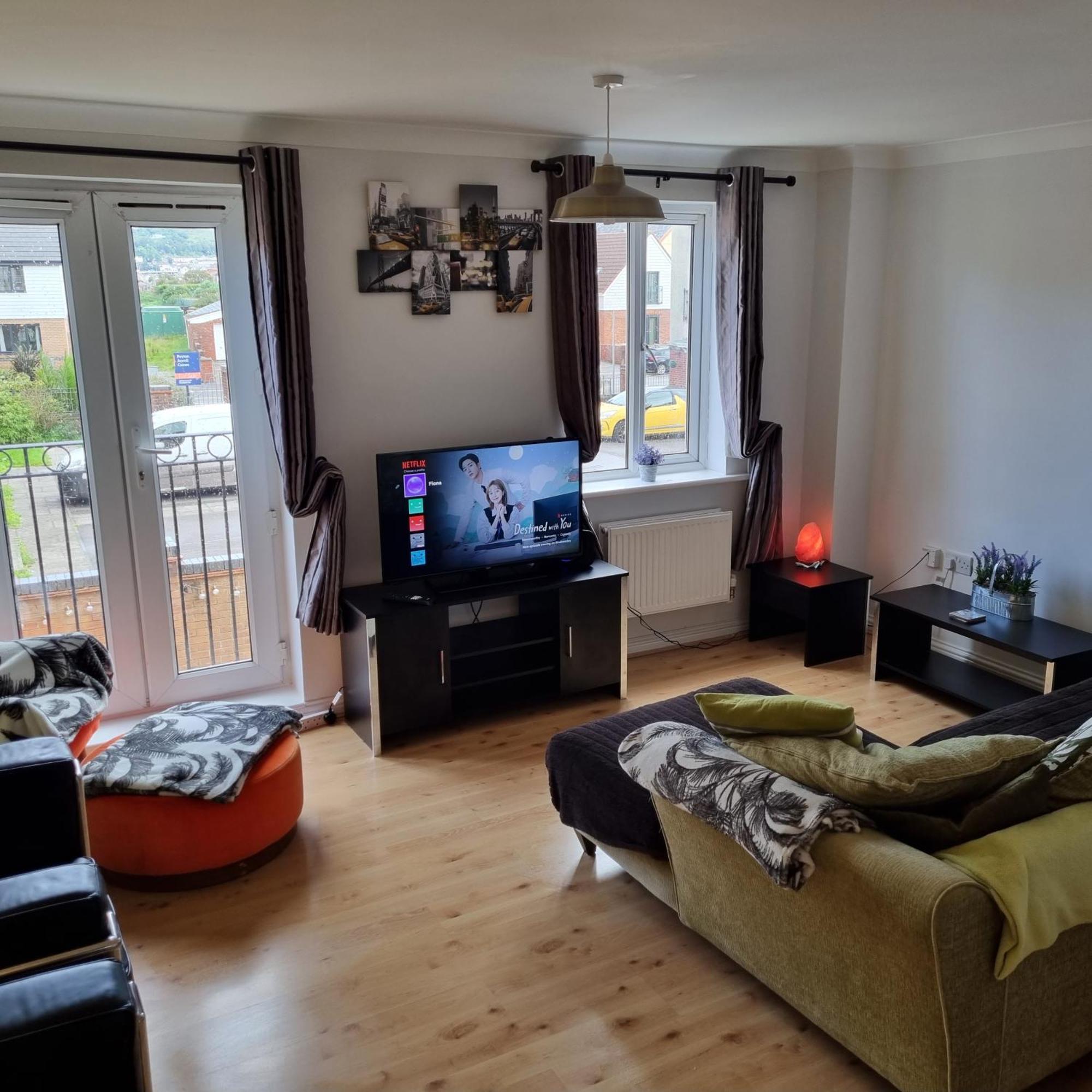 Driftmark Beachfront Location Aberavon Beach Sea Views Large Driveway Parking Private Site Fibre Optic Wi Fi Port Talbot Esterno foto