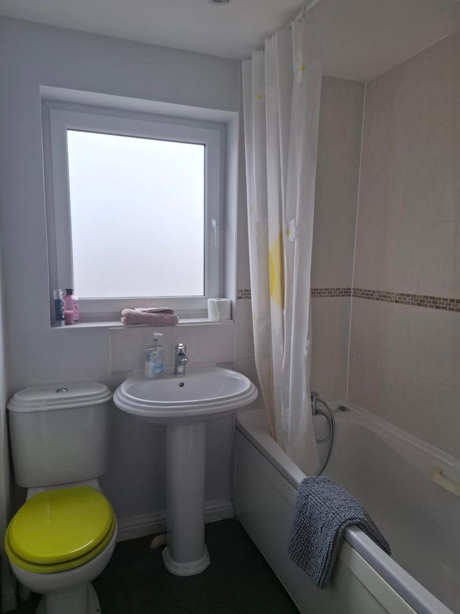 Driftmark Beachfront Location Aberavon Beach Sea Views Large Driveway Parking Private Site Fibre Optic Wi Fi Port Talbot Esterno foto